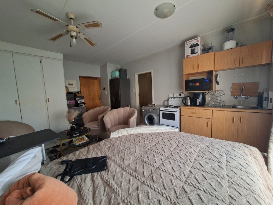 1 Bedroom Property for Sale in Kannoniers Park North West